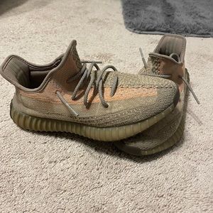 Yeezy 350 v2 "Sand Taupe" (Size9)